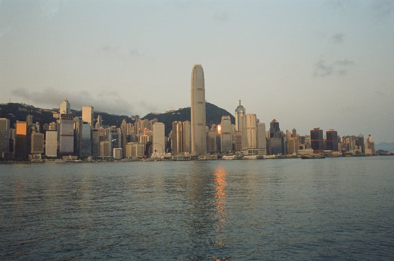 4 - Victoria Harbour